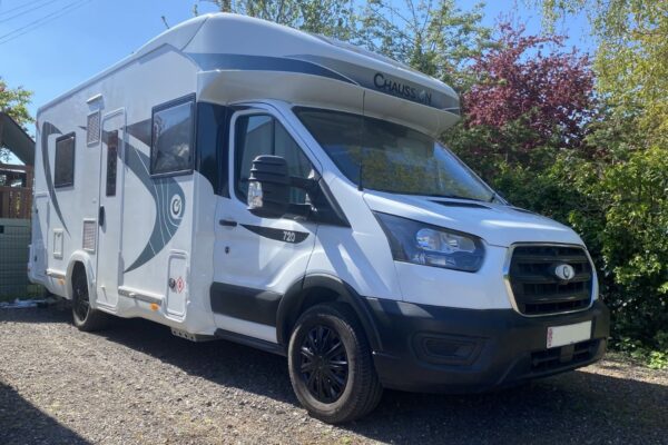 4 berth motorhome exterior front